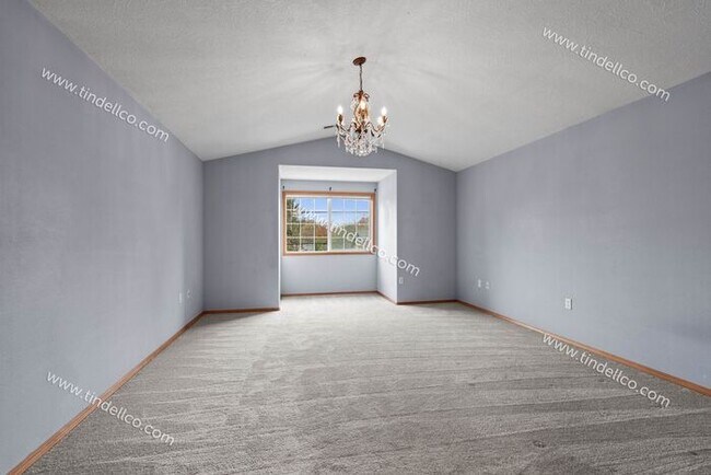 Building Photo - Charming 3-Bedroom Home with Attached Garage & Fenced Yard in North Portland