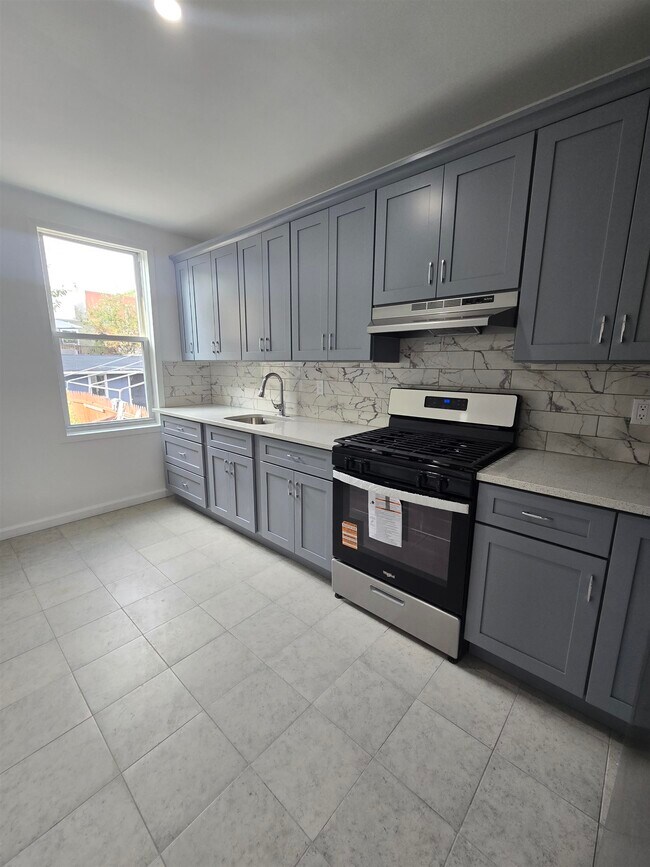 Building Photo - 6027 Monroe Pl