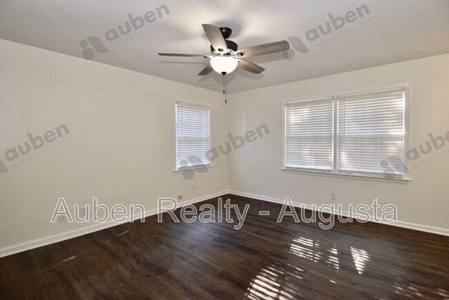 Building Photo - 239 Greene St