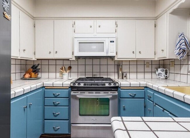 Building Photo - 9307 Santa Lucia Rd