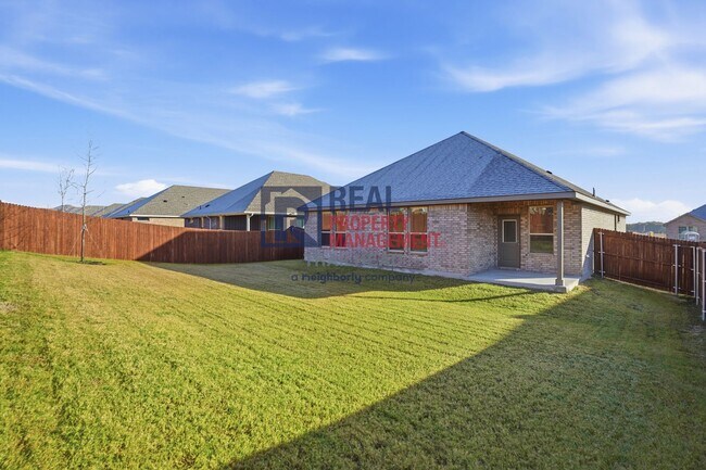Building Photo - Comfortable 4-Bedroom Layout with Modern Finishes