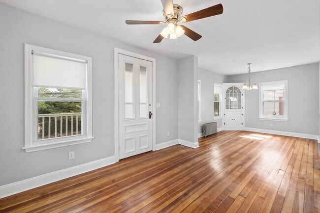 Building Photo - 117 Gorham St