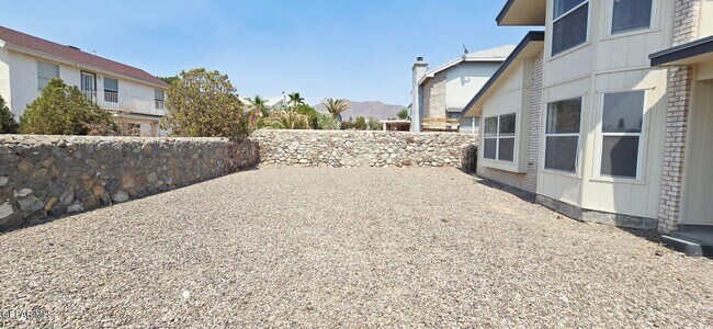 Building Photo - 7123 Oval Rock Dr