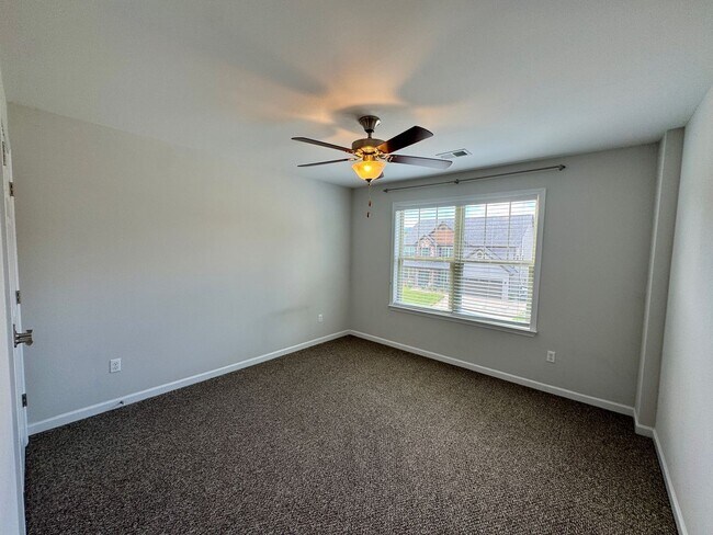 Building Photo - South AVL - Beautiful, Spacious, Versatile...