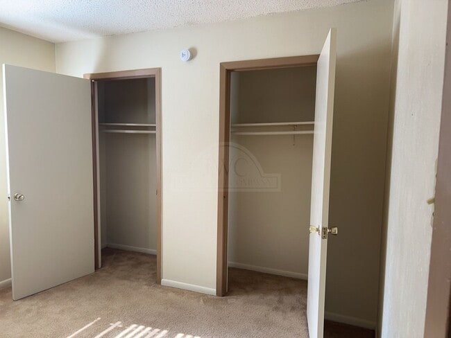 Building Photo - 110 Ave F Ave