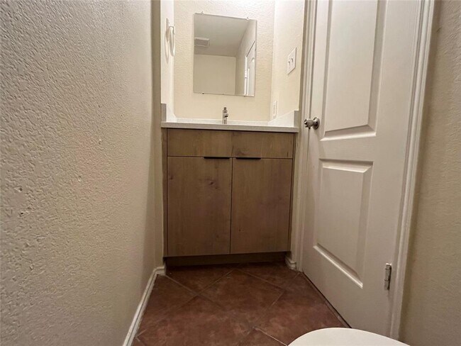 Building Photo - 2617 Byfield Dr