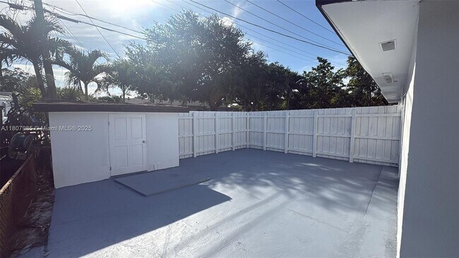 Building Photo - 1440 N 71st Ave
