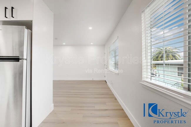 Building Photo - 455 E L St