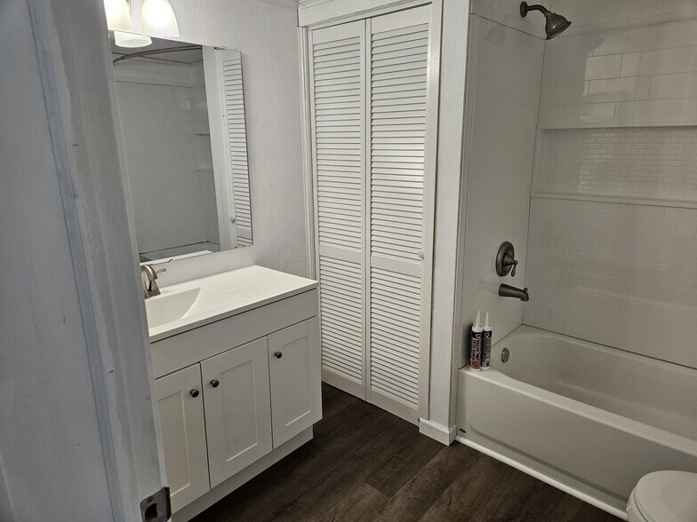 Building Photo - 6711 Vincent Hill Rd