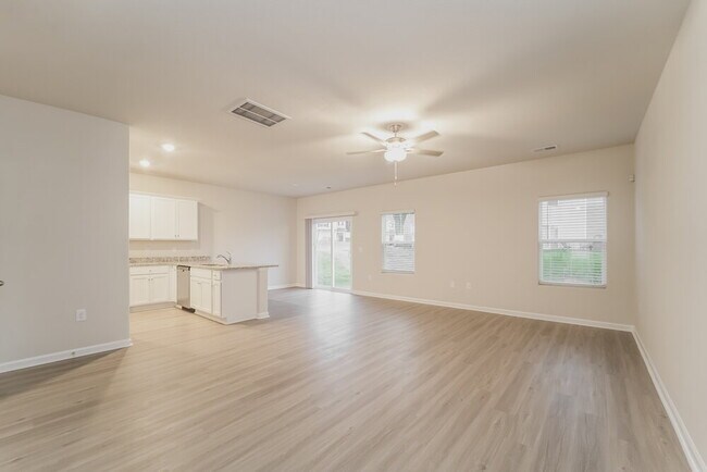 Building Photo - 8050 Moose Crk Dr