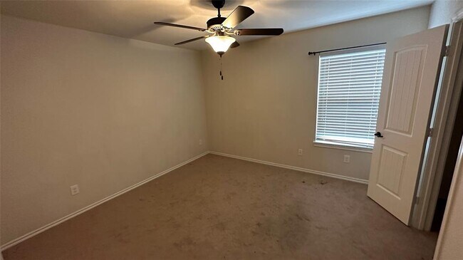 Building Photo - 1703 Thornhollow Dr