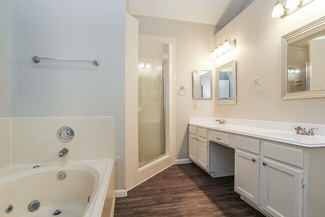 Building Photo - 30 Sylvan Forest Dr