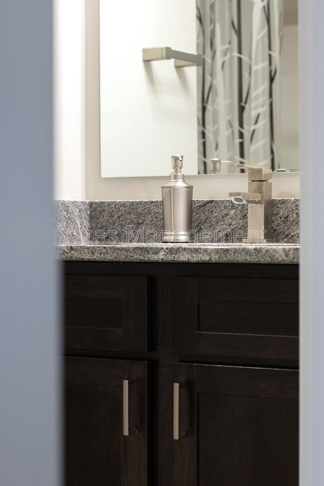 Building Photo - 124 Potomac Dr