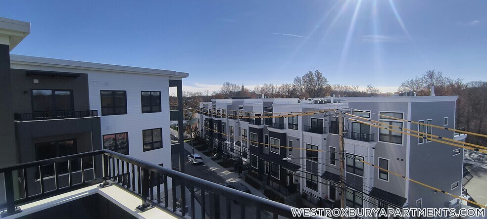 Building Photo - 199 Gardner St