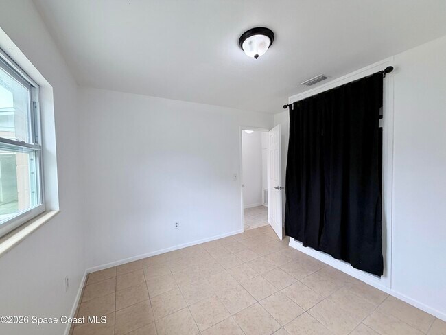 Building Photo - 2107 Little John Rd