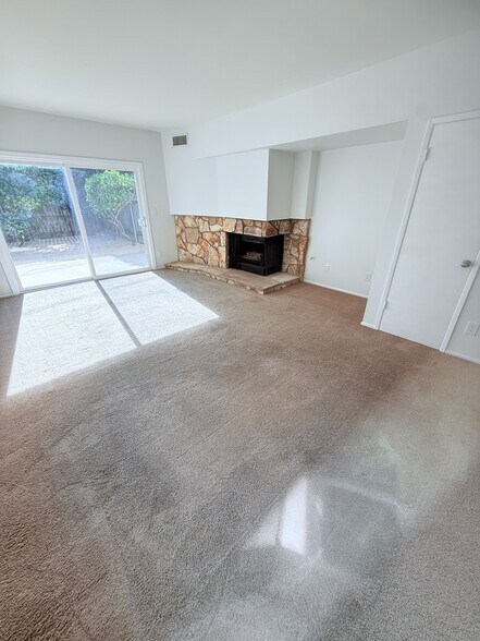 Living room - 3737 Portofino Way