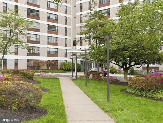 Building Photo - 4600 Duke St