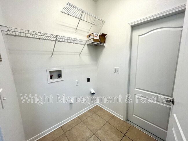 Building Photo - 15902 Cedar Elm Terrace