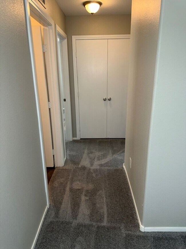 Building Photo - 2-STORY HOME FOR RENT IN HENDERSON