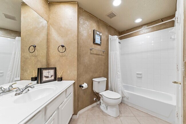 Building Photo - 11823 Canyon Mills Dr