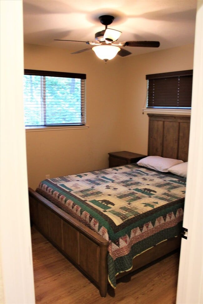 Building Photo - Gorgeous Fully Furnished 3 Bedroom Home Ne...