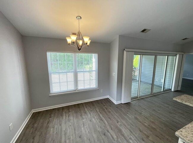 Building Photo - 4996 Southgate Pkwy