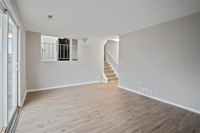 Building Photo - 6699 Deer Ct