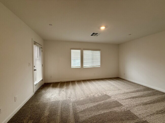 Building Photo - 3 BED 2.5 BATH 2 BALCONY 2 CAR GARAGE TOWNHOUSE IN HENDERSON FOR RENT!!