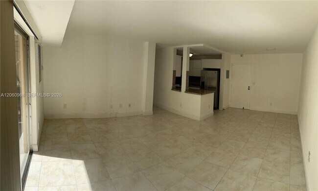 Building Photo - 2201 Brickell Ave