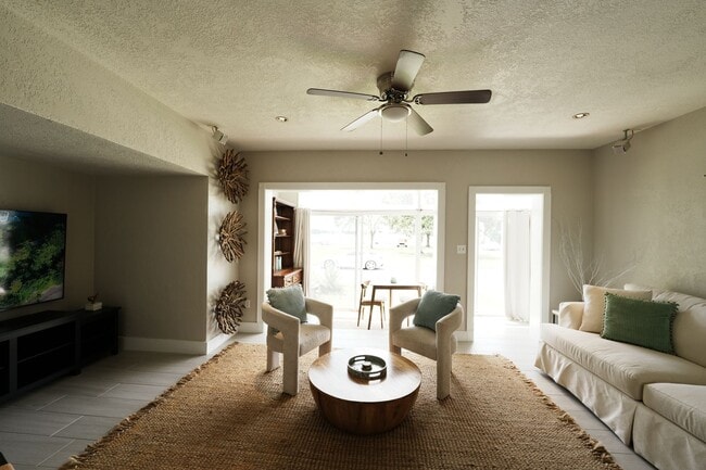 Building Photo - Affordable 3BR Home in Winter Park – Prime Location & Move-In Ready!