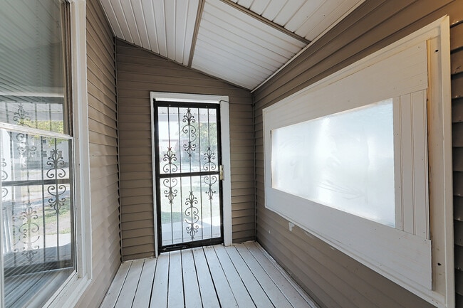 Building Photo - 1629 C St