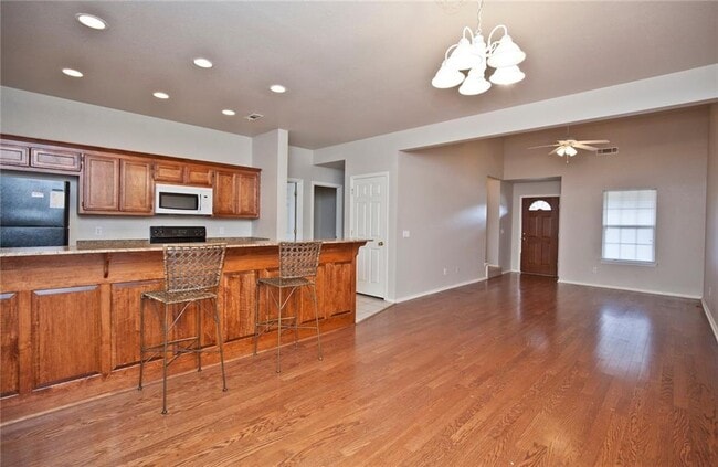 Building Photo - 3104 SW Deerfield Blvd
