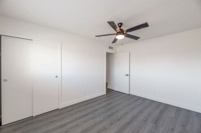 Building Photo - Amazing 6 Bed remodeled house at ASU