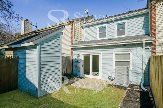 Building Photo - Come view this charming 3BR 1BA home