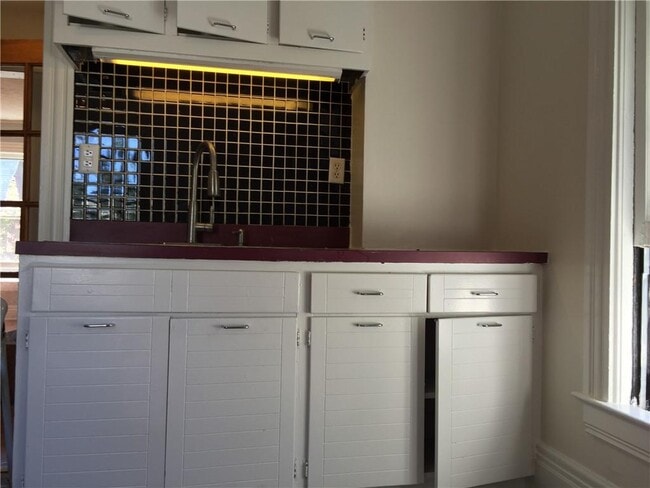 Building Photo - 82 Asbury St