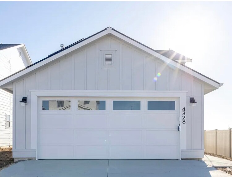 Building Photo - 4328 N Magical Creek Ave