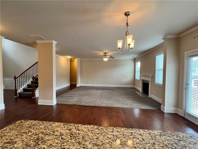 Building Photo - 3550 Golden Gate Ln