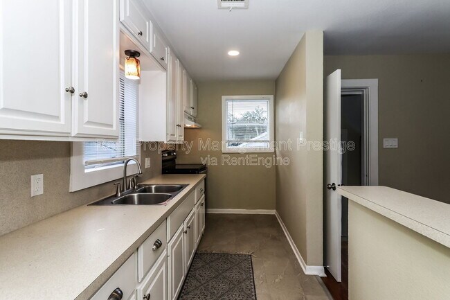 Building Photo - 4715 Avenue P 1/2 Rear