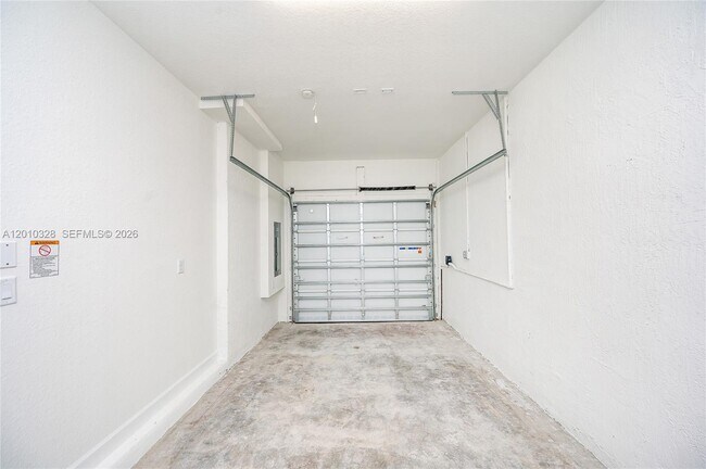 Building Photo - 2642 SE 10th St