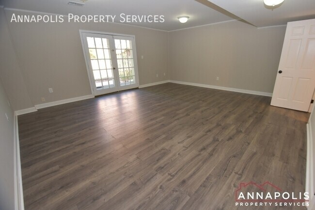 Building Photo - 1650 Albermarle Dr