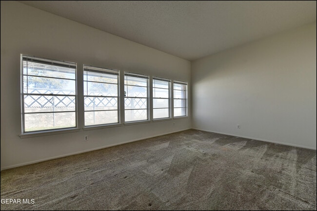 Building Photo - 3433 Clearview Ln