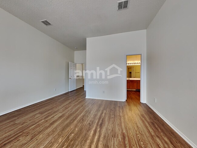 Building Photo - 4809 Palm Ridge Dr