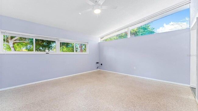 Building Photo - 6912 Alderwood Dr