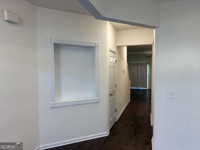 Building Photo - 2729 Heathrow Dr