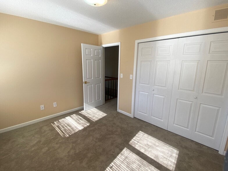 Building Photo - 1821 Partridge Pl