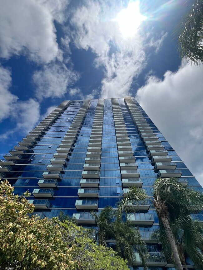 Building Photo - Furnished 2 bedroom, 2 bath 2 parking at The Collection!