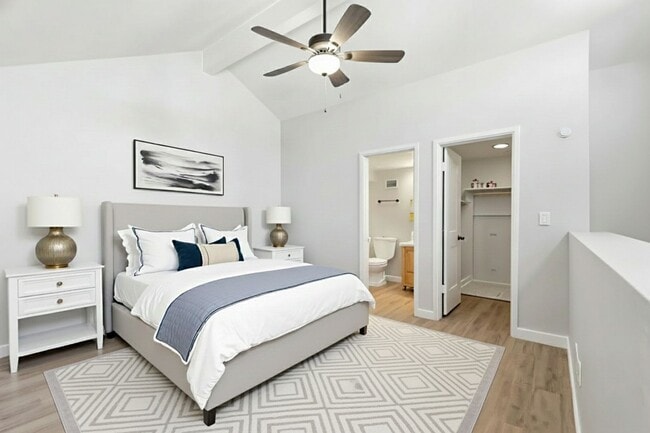 Building Photo - DOWNTOWN MESA APARTMENT!