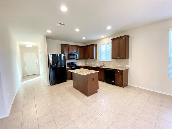 Building Photo - 5216 Cressler Ln