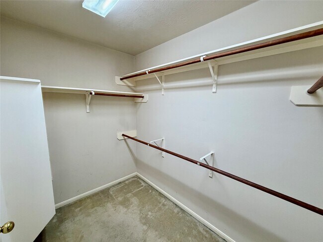 Building Photo - 25206 Barmby Dr