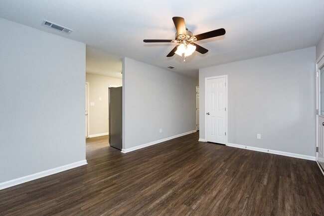 Building Photo - 3BD/1BA Ranch in Cabarrus Woods!